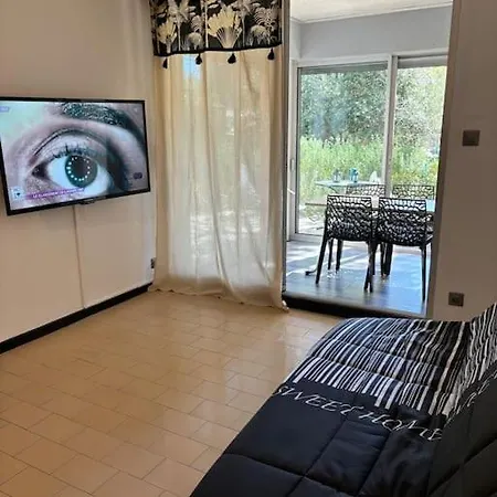 Апартаменты L'Oasis Des Pins *